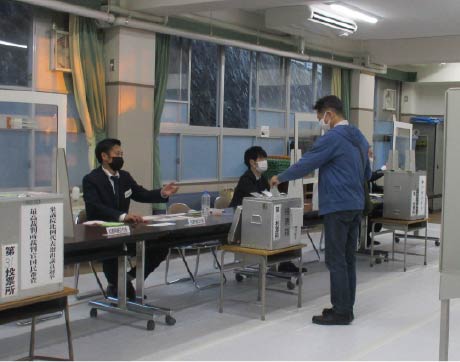 令和3年10月神戸市長選挙及び衆議院議員総選挙における投票風景の写真