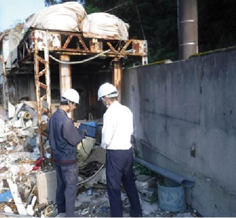 愛知県職員による立入検査の写真