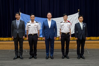 国連南スーダン共和国ミッション(UNMISS)第15次司令部要員(情報幕僚、施設幕僚)出発式 集合写真画像